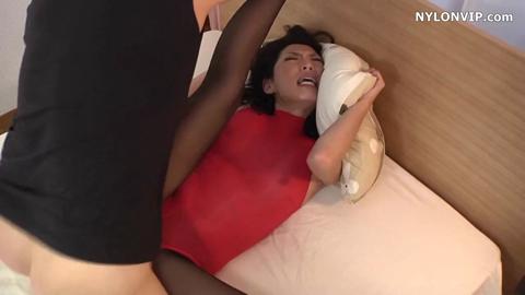 6856